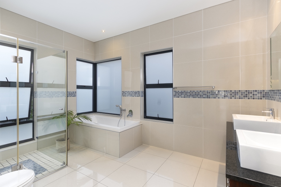 5 Bedroom Property for Sale in Fairhaven Country Estate Western Cape